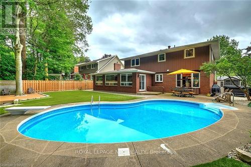 16 Blackwood Crescent, Pelham, ON - Outdoor With In Ground Pool With Backyard With Exterior