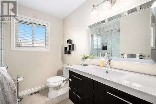 267 Wood Avenue, Smiths Falls, ON - Indoor Photo Showing Bathroom