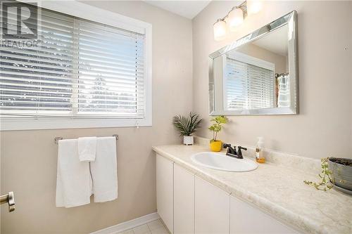 267 Wood Avenue, Smiths Falls, ON - Indoor Photo Showing Bathroom