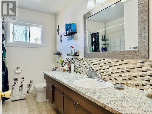 1300 2A  S Avenue, Cranbrook, BC - Indoor Photo Showing Bathroom