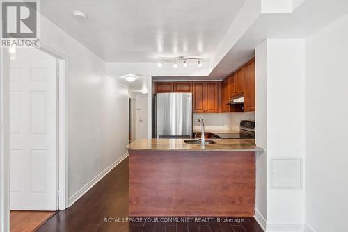 407 - 225 Wellesley Street E, Toronto (Cabbagetown-South St. James Town), ON - Indoor Photo Showing Kitchen