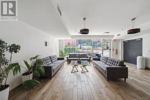 407 - 225 Wellesley Street E, Toronto (Cabbagetown-South St. James Town), ON - Indoor Photo Showing Living Room