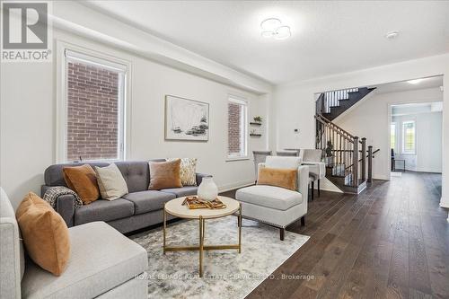 81 Granite Ridge Trail, Hamilton (Waterdown), ON - Indoor Photo Showing Living Room