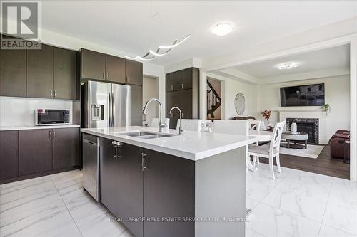 81 Granite Ridge Trail, Hamilton (Waterdown), ON - Indoor Photo Showing Kitchen With Stainless Steel Kitchen With Double Sink With Upgraded Kitchen