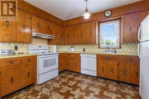 595 Centrale Street, Memramcook, NB - Indoor Photo Showing Kitchen