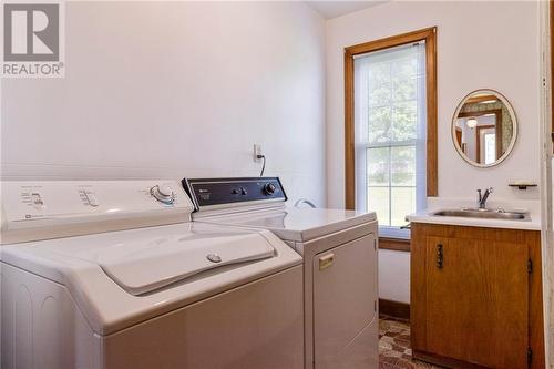 595 Centrale Street, Memramcook, NB - Indoor Photo Showing Laundry Room