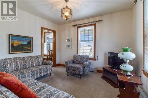 595 Centrale Street, Memramcook, NB - Indoor Photo Showing Living Room