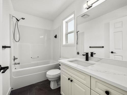 1188 Kamwood Place, Kamloops, BC - Indoor Photo Showing Bathroom