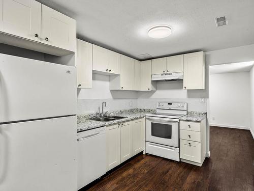 1188 Kamwood Place, Kamloops, BC - Indoor Photo Showing Kitchen