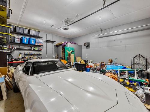 1188 Kamwood Place, Kamloops, BC - Indoor Photo Showing Garage