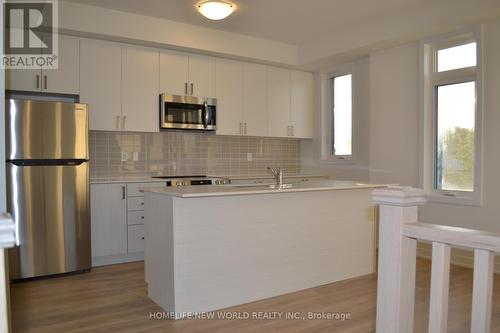 B2-1106 - 1856 Notion Road, Pickering, ON - Indoor Photo Showing Kitchen