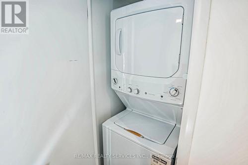 1006 - 3091 Dufferin Street, Toronto (Yorkdale-Glen Park), ON - Indoor Photo Showing Laundry Room