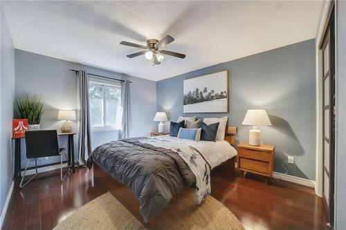 1228 Hammond Street, Burlington, ON - Indoor Photo Showing Bedroom