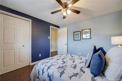 1228 Hammond Street, Burlington, ON - Indoor Photo Showing Bedroom