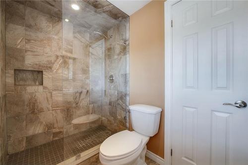 1228 Hammond Street, Burlington, ON - Indoor Photo Showing Bathroom