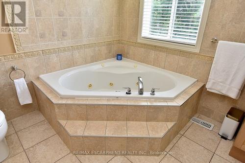 98 Kendrick Court, Hamilton (Ancaster), ON - Indoor Photo Showing Bathroom