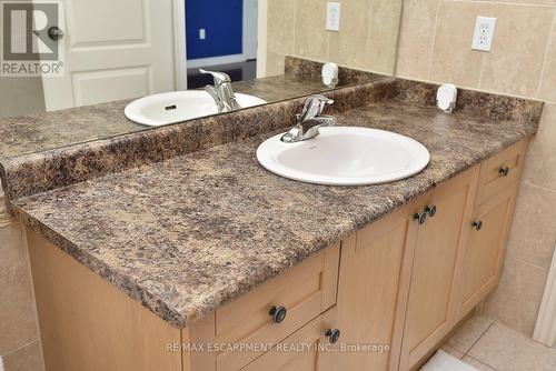 98 Kendrick Court, Hamilton (Ancaster), ON - Indoor Photo Showing Bathroom