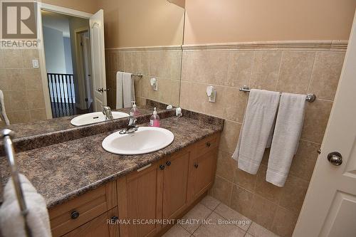 98 Kendrick Court, Hamilton (Ancaster), ON - Indoor Photo Showing Bathroom