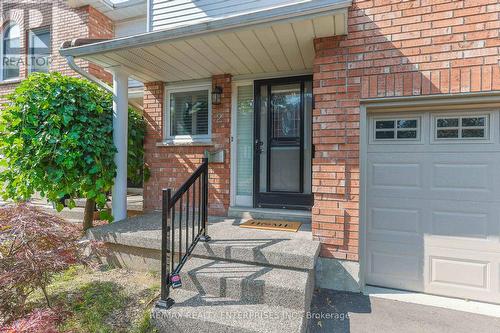 2 - 230 Meadowbrook Drive W, Hamilton (Ancaster), ON - Outdoor