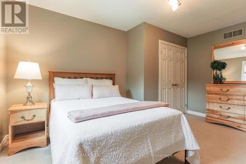 2 - 230 Meadowbrook Drive W, Hamilton (Ancaster), ON - Indoor Photo Showing Bedroom