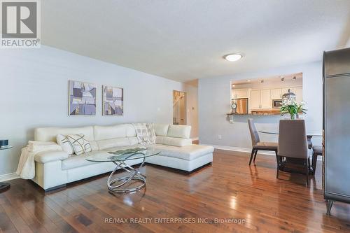 2 - 230 Meadowbrook Drive W, Hamilton (Ancaster), ON - Indoor Photo Showing Living Room