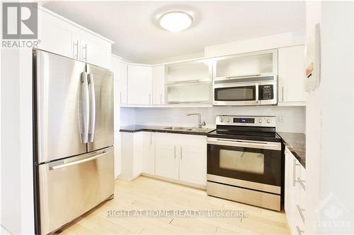 1705 - 1785 Frobisher Lane, Ottawa, ON - Indoor Photo Showing Kitchen