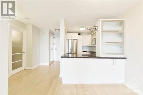 1785 Frobisher Lane Unit#1705, Ottawa, ON - Indoor Photo Showing Kitchen