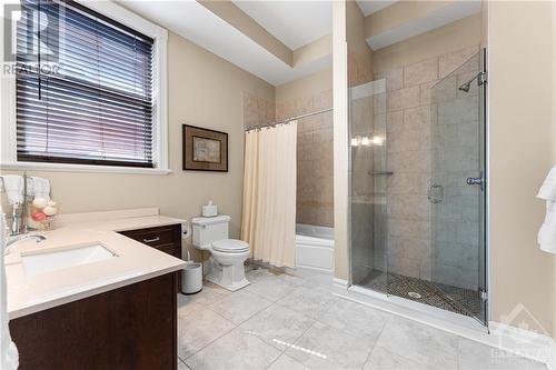 421 Laurier Avenue E, Ottawa, ON - Indoor Photo Showing Bathroom