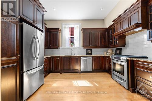 421 Laurier Avenue E, Ottawa, ON - Indoor Photo Showing Kitchen With Stainless Steel Kitchen