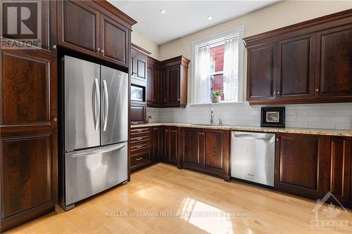 421 Laurier Avenue E, Ottawa, ON - Indoor Photo Showing Kitchen With Stainless Steel Kitchen