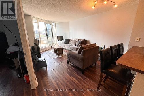 1010 - 255 Richmond Street, Toronto (Moss Park), ON - Indoor Photo Showing Living Room