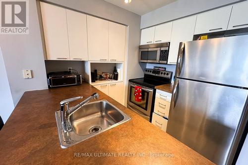 1010 - 255 Richmond Street, Toronto (Moss Park), ON - Indoor Photo Showing Kitchen