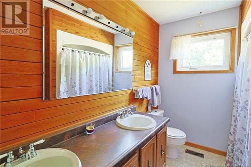 370 King Street, Chipman, NB - Indoor Photo Showing Bathroom