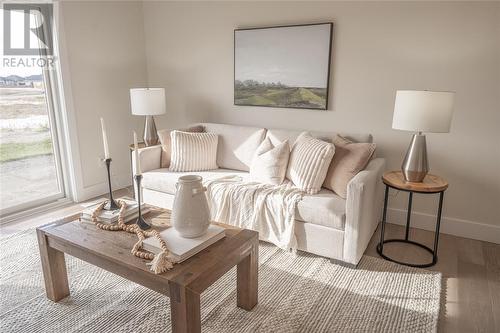 311 Anise Lane, Sarnia, ON - Indoor Photo Showing Living Room