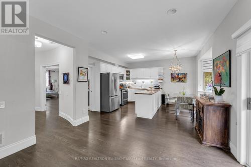 403 Longmore Street, Toronto (Willowdale East), ON - Indoor Photo Showing Kitchen