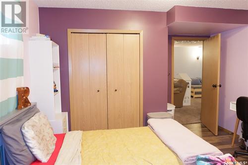 355 Centre Street, Coronach, SK - Indoor Photo Showing Bedroom