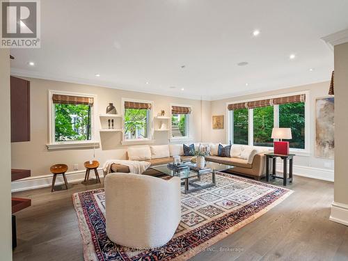 16 Clarendon Avenue, Toronto (Casa Loma), ON - Indoor Photo Showing Living Room