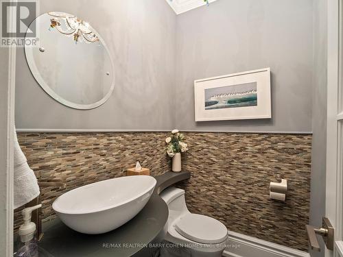 16 Clarendon Avenue, Toronto (Casa Loma), ON - Indoor Photo Showing Bathroom