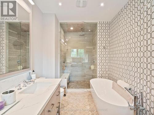 16 Clarendon Avenue, Toronto (Casa Loma), ON - Indoor Photo Showing Bathroom