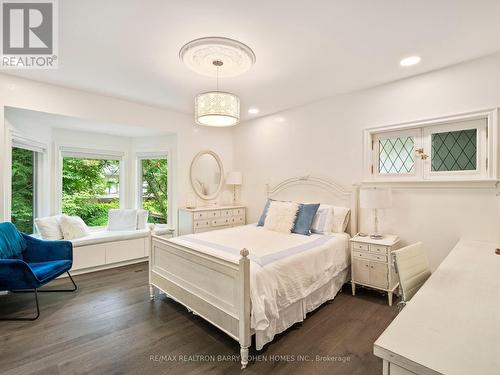 16 Clarendon Avenue, Toronto (Casa Loma), ON - Indoor Photo Showing Bedroom