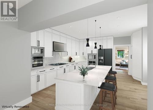 16 Clarendon Avenue, Toronto (Casa Loma), ON - Indoor Photo Showing Kitchen With Upgraded Kitchen