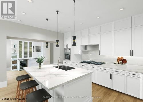 16 Clarendon Avenue, Toronto (Casa Loma), ON - Indoor Photo Showing Kitchen With Double Sink With Upgraded Kitchen