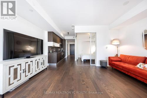 704 - 501 Adelaide Street W, Toronto (Waterfront Communities), ON - Indoor Photo Showing Living Room