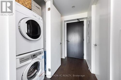 704 - 501 Adelaide Street W, Toronto (Waterfront Communities), ON - Indoor Photo Showing Laundry Room