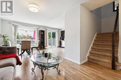 1523 Glenbourne Drive, Oshawa, ON - Indoor Photo Showing Living Room