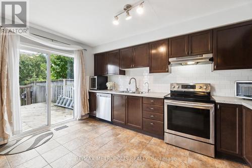 1523 Glenbourne Drive, Oshawa, ON - Indoor Photo Showing Kitchen With Stainless Steel Kitchen