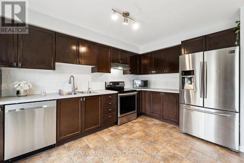 1523 Glenbourne Drive, Oshawa, ON - Indoor Photo Showing Kitchen With Stainless Steel Kitchen With Double Sink