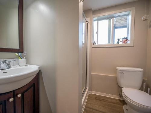 991 12Th Street, Kamloops, BC - Indoor Photo Showing Bathroom