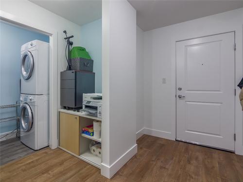 107-246 Hastings Avenue, Penticton, BC - Indoor Photo Showing Laundry Room