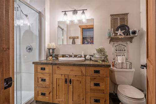 1161 Salmon River Road, Salmon Arm, BC - Indoor Photo Showing Bathroom